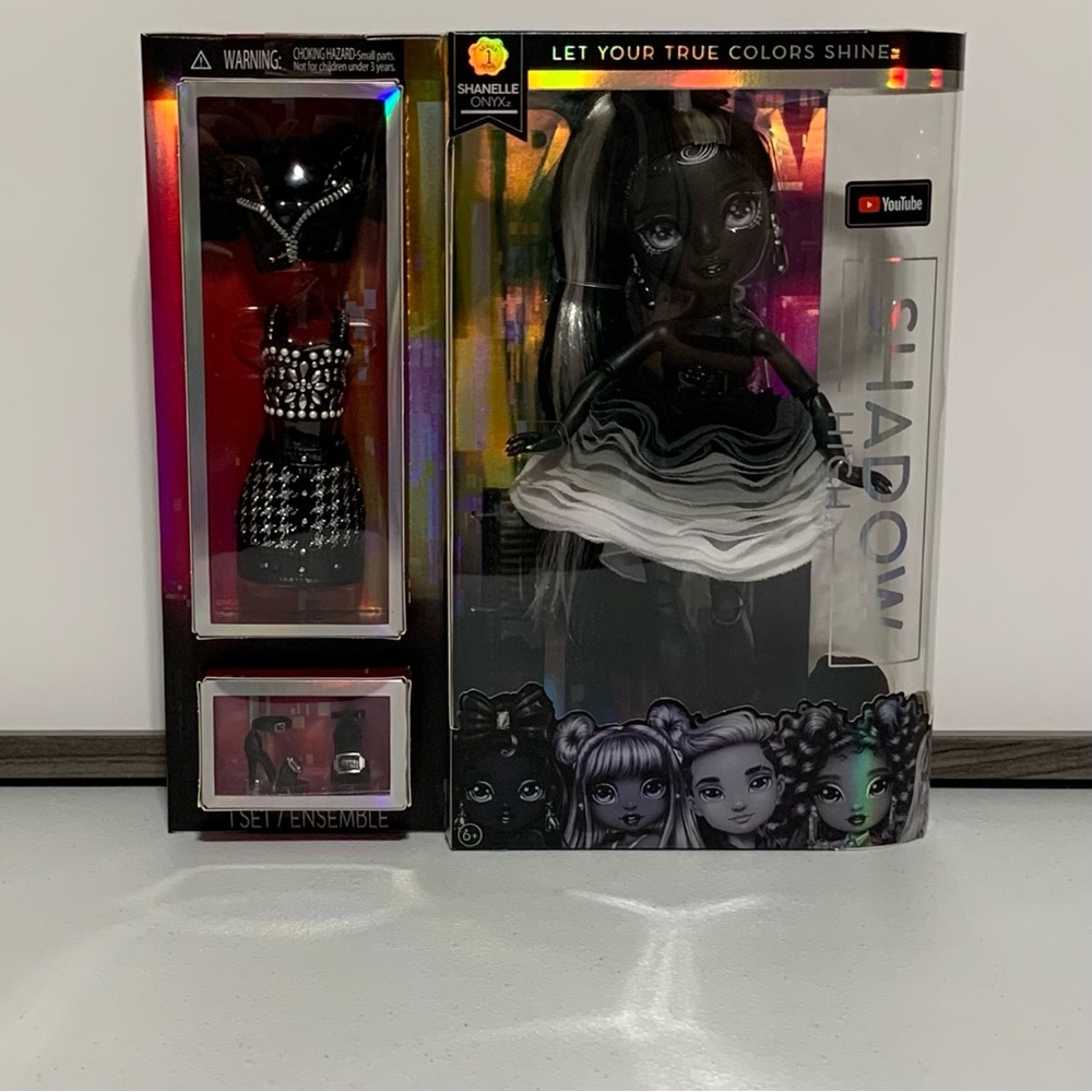 Rainbow High Shadow High Shanelle Onyx Fashion Doll with Accessories-New